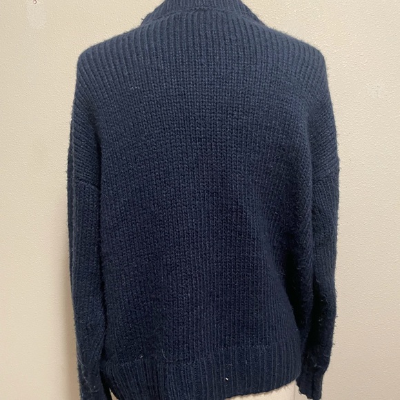 Victoria Secret PINK Crewneck Knit Sweater Navy Blue Size XS. - Picture 4 of 8